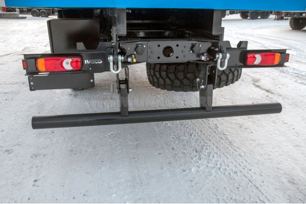 Задний противоподкатный брус