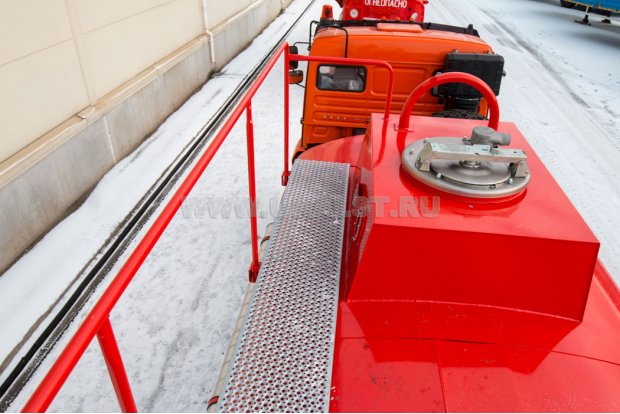 Площадка для обслуживания цистерны