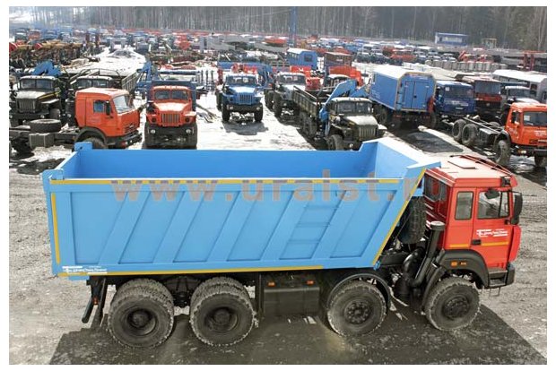 Самосвал Урал 583111