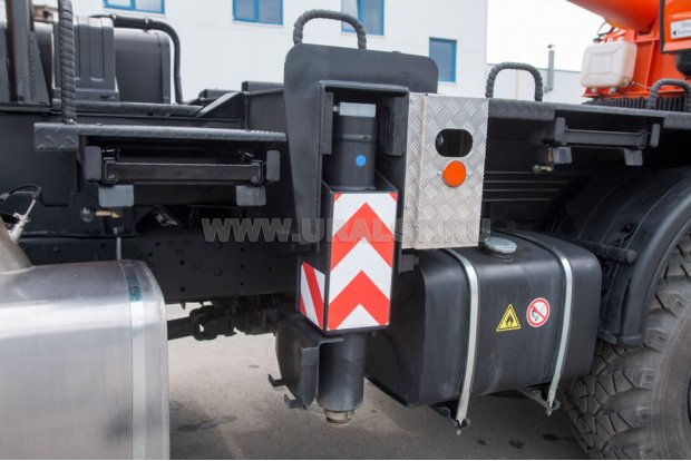 Боковые опоры крана