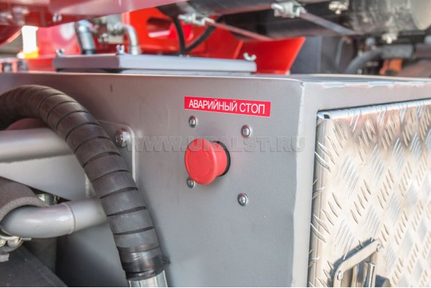 Кнопка остановки двигателя