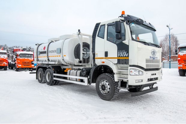 Автотопливозаправщик АТЗ 18-2 УСТ 5453 FAW 3250 (6х4) КБ 4800 ДОПОГ на лентах