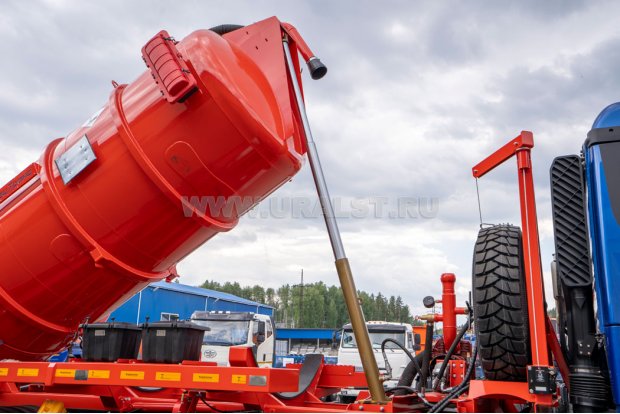 Гидроцилиндр подъема цистерны