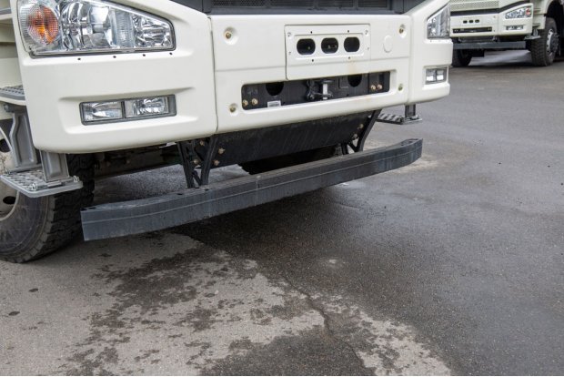 Передняя противоподкатная балка