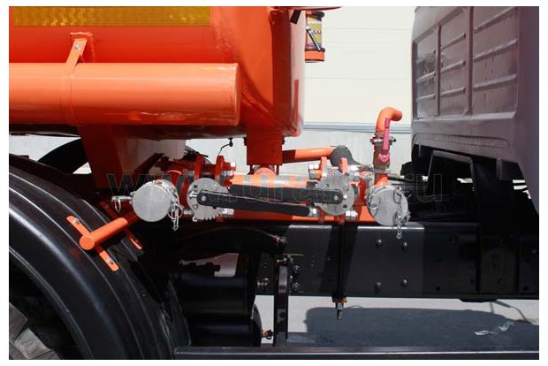 Сливной трубопровод цистерны