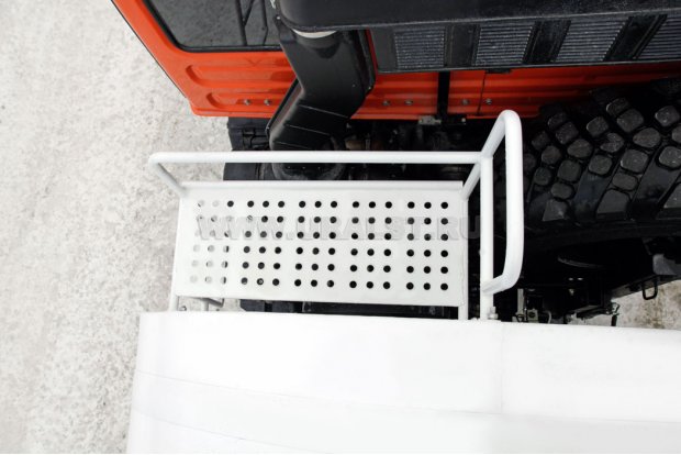 Площадка обслуживания заливной горловины