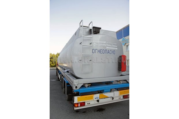 Лестница на площадку обслуживания цистерны