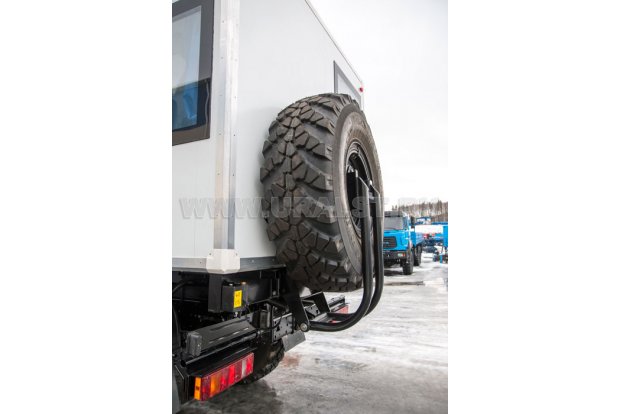 Держатель запасного колеса