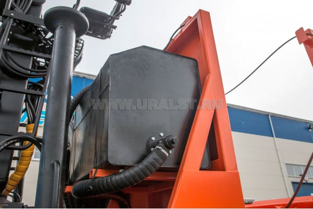 Бак гидросистемы крана