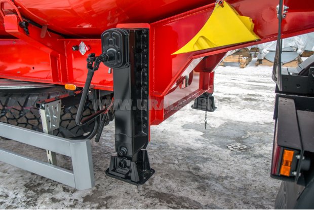 Опорное устройство полуприцепа