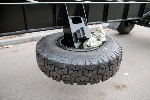 Держатель запасного колеса