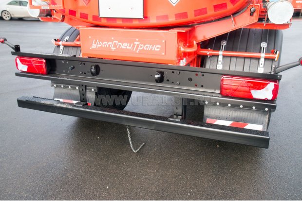 Задний противоподкатный брус