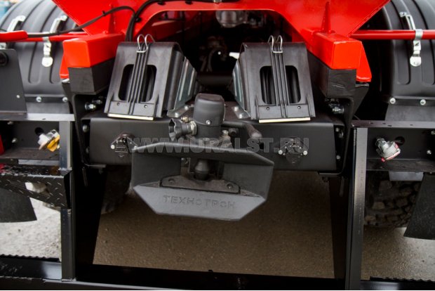 Заднее сцепное устройство