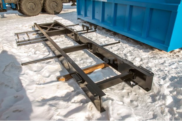 Надрамник самосвальной платформы