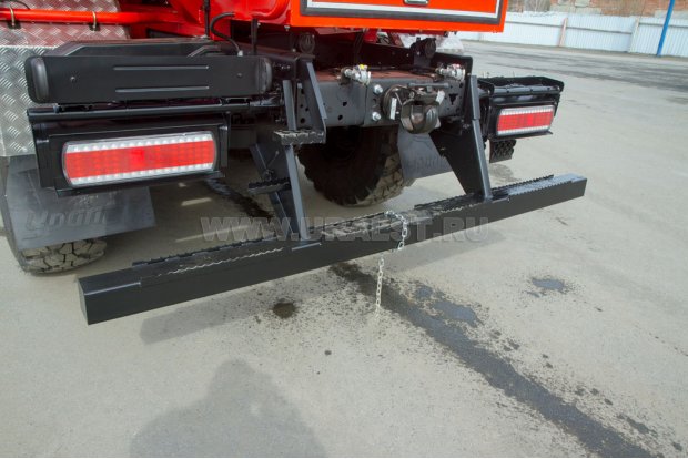 Задний противоподкатный брус