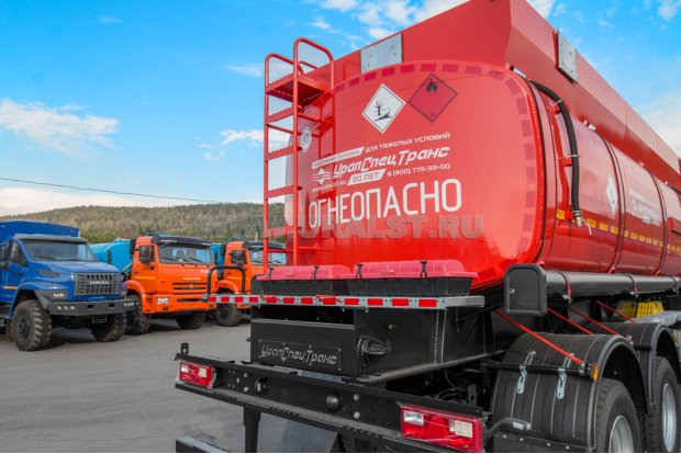 Лестница на площадку обслуживания цистерны