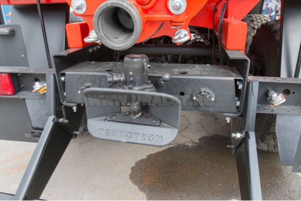 Заднее сцепное устройство