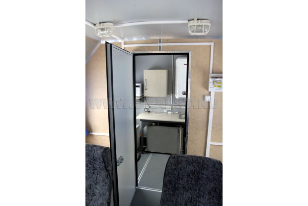 Вход в бытовой отсек