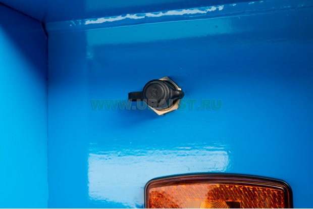 Штуцер подкачки колес