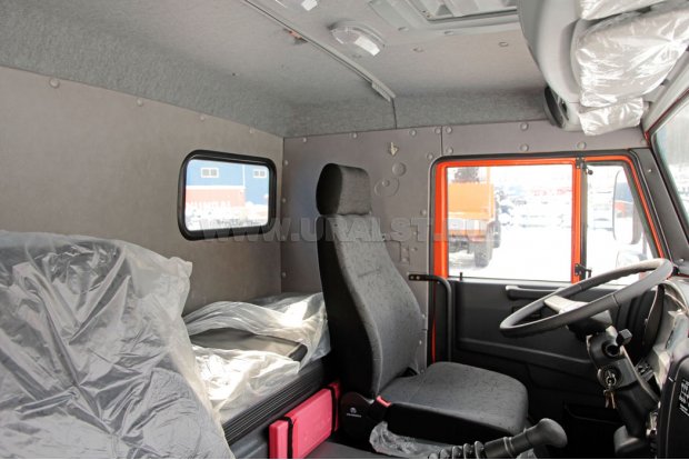 Спальное место в кабине водителя