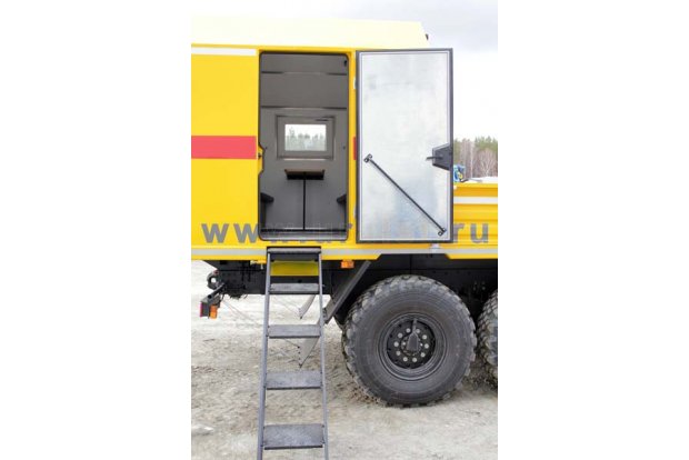 ТБМ с КМУ ИМ-95. Трап выдвижной