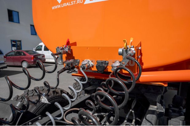 Разъемы для соединения электросистемы и пневмосистемы полуприцепа и тягача