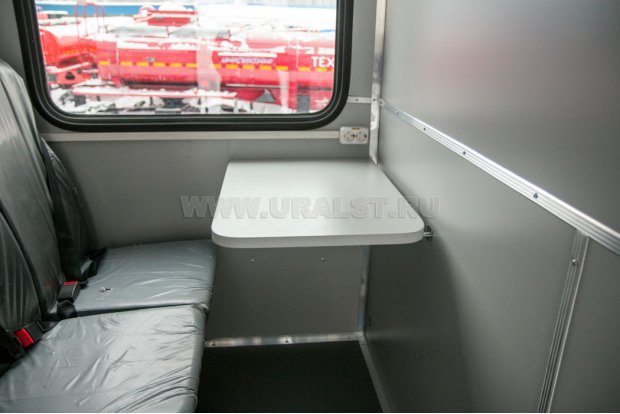 Откидной стол