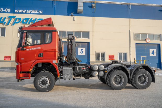 Седельный тягач УСТ 5453 SHACMAN (ШАКМАН) SX42586V385 (6х6), шины 315/80R22,5, ССУ 1560, ДОПОГ