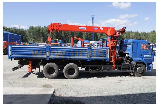 Бортовой Камаз с КМУ Kanglim KS-2056