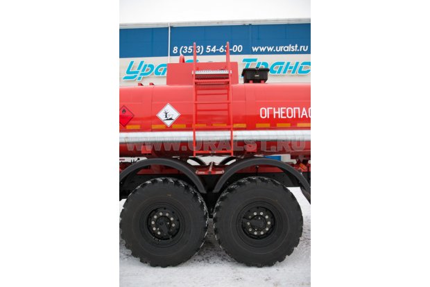 Лестница на площадку обслуживания цистерны