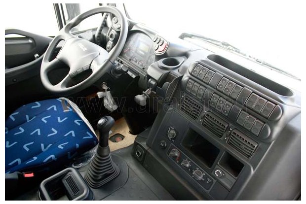 Кабина водителя тягача IVECO-AMT 633910