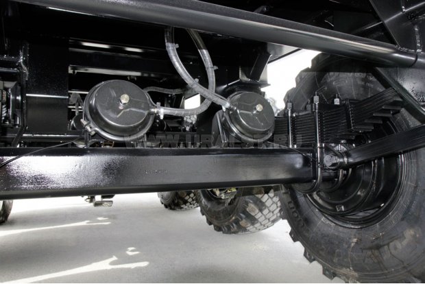 Рессорная зависимая подвеска полуприцепа