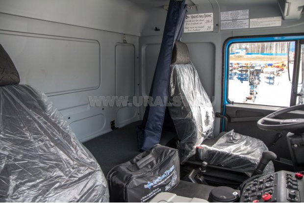 Спальное место в кабине водителя