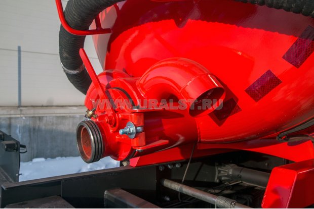 Приемный лючок