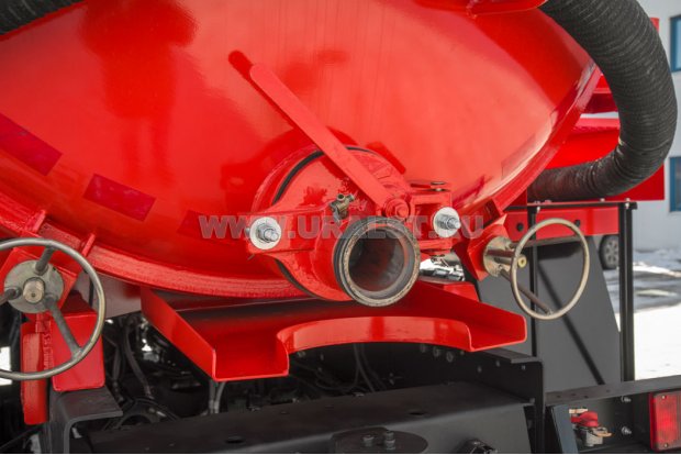 Приемный лючок