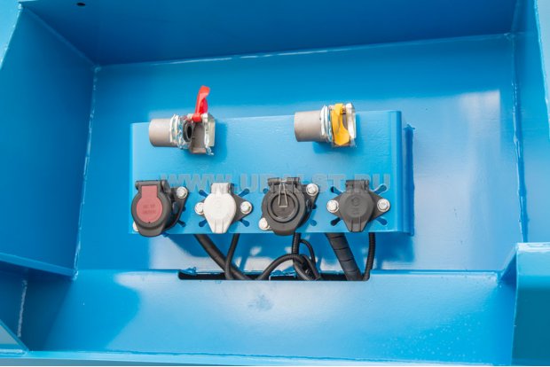 Разъемы пневматической системы и электрической сети