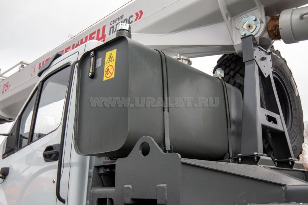 Бак гидросистемы крана