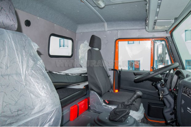 Спальное место в кабине водителя