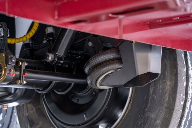 Две подъемные оси