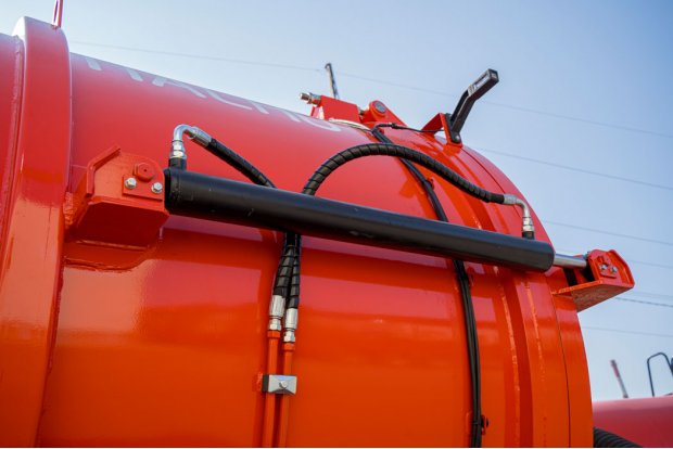 Гидроцилиндр открывающегося днища