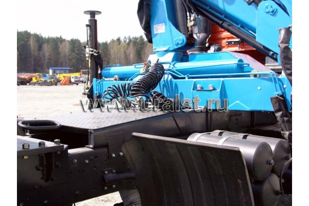 Седельный тягач КамАЗ-65225 с КМУ ИМ-95