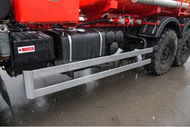 Боковая защита. Топливный бак