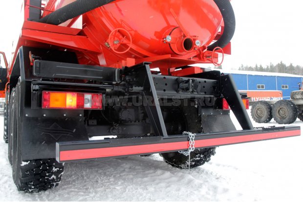 Противоподкатный брус автоцистерны Камаз