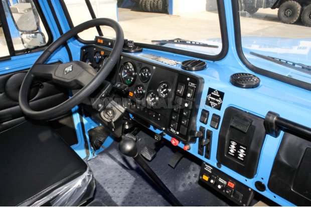 Кабина водителя автомобиля Урал 5557-1112-60