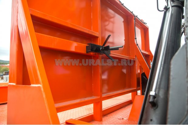 Переднее защитное устройство