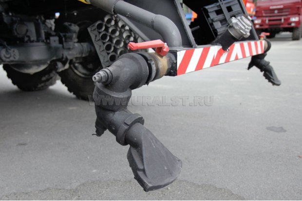 Форсунка задней поливомоечной рейки