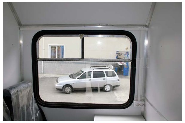 Окно с форточкой пассажирского отсека