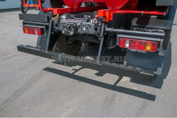 Регулируемое заднее защитное устройство