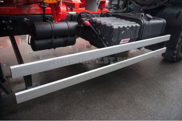 Боковая защита