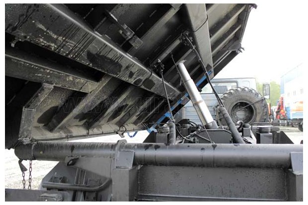 Самосвал Урал трехcторонняя разгрузка